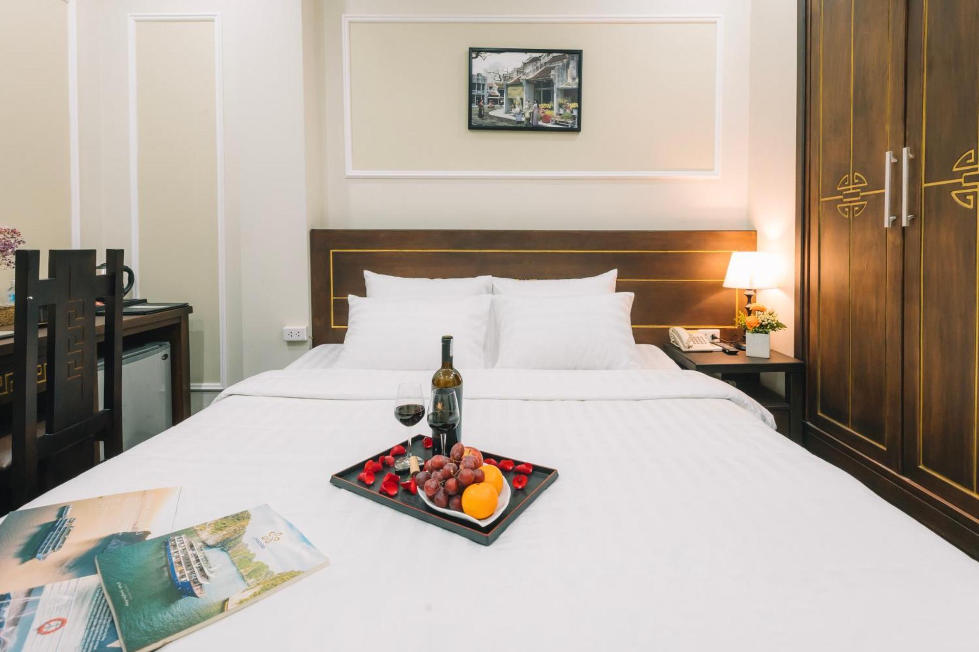 Ha Noi Lake View Hotel & Travel Hanoi Exterior foto
